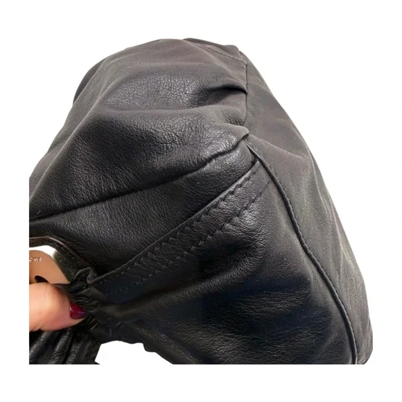 B. Makowsky Black Leather Shoulder Bag Slouchy Hobo Soft Pebbled Leather - Picture 6 of 15
